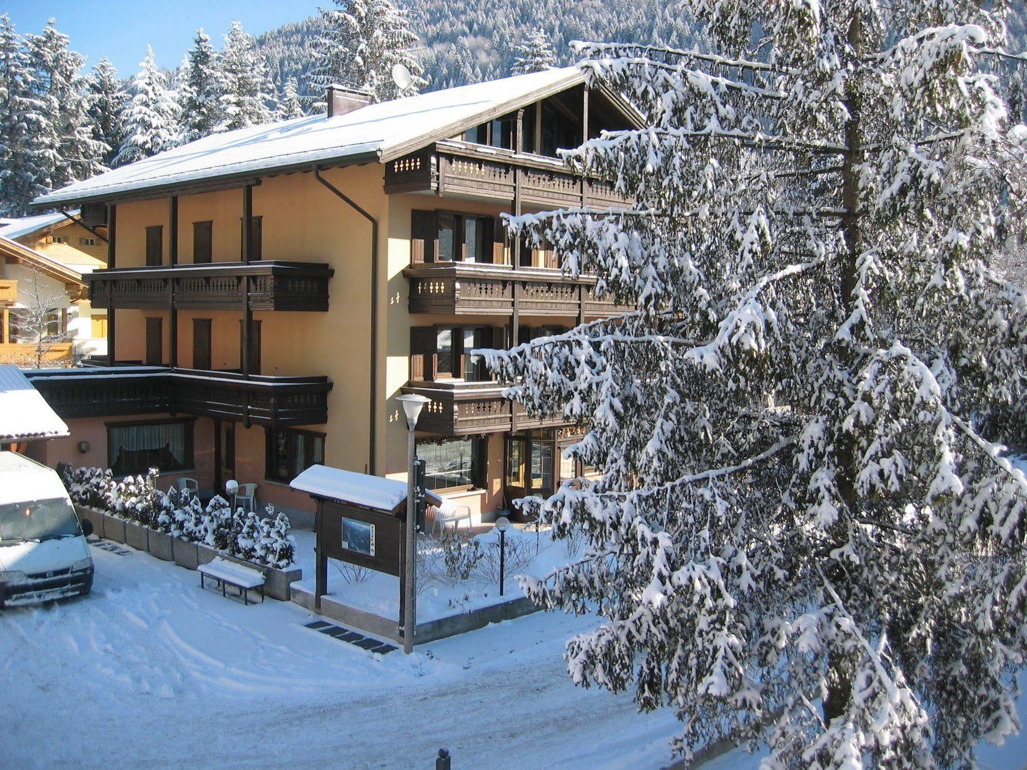 Hotel Binelli Pinzolo Exterior foto